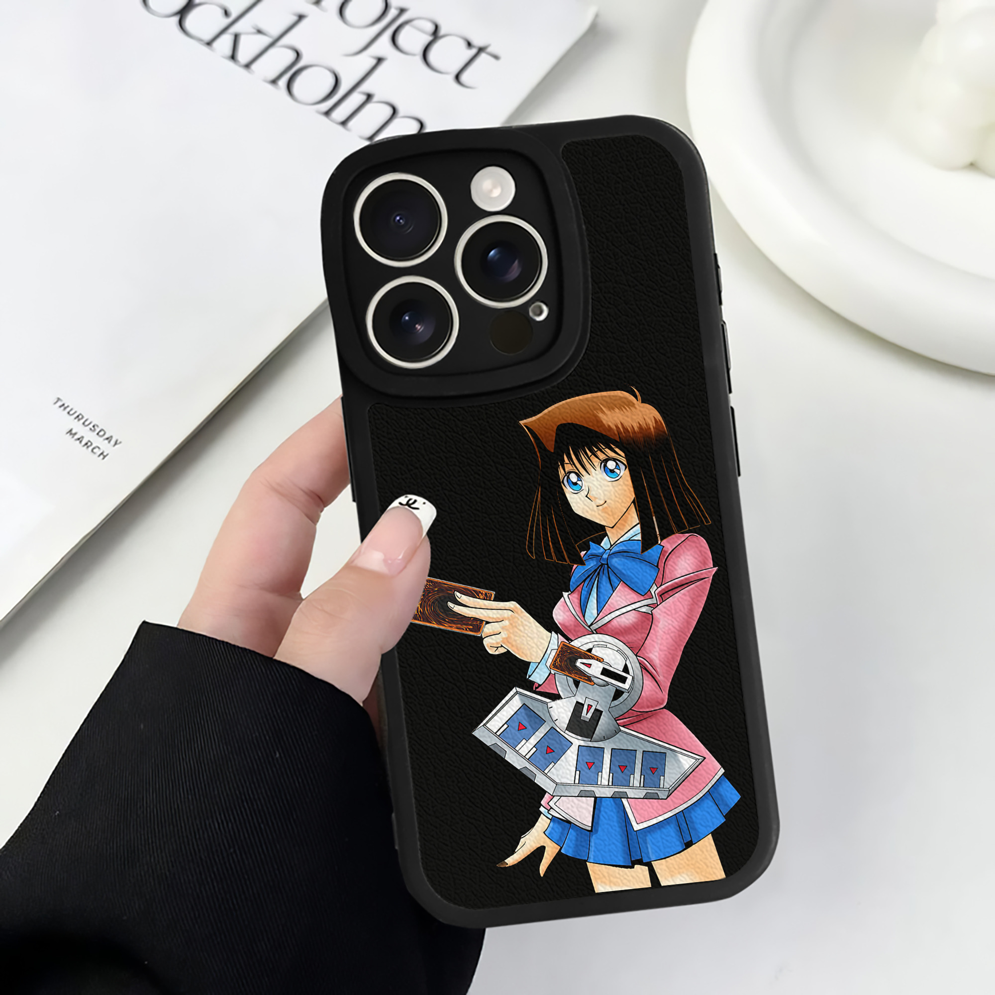 遊☆戯☆王 Yu-Gi-Oh! 【iPhone 16シリーズ対応】シリコンスマホケース（レザー調） 材質：シリコン